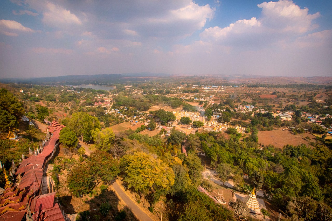 https://mdw-travel-data-us-east-1.s3.amazonaws.com/img/country/Myanmar/Shwe-Oo-Min-Natural-Cave-Pagoda/img_03.jpg