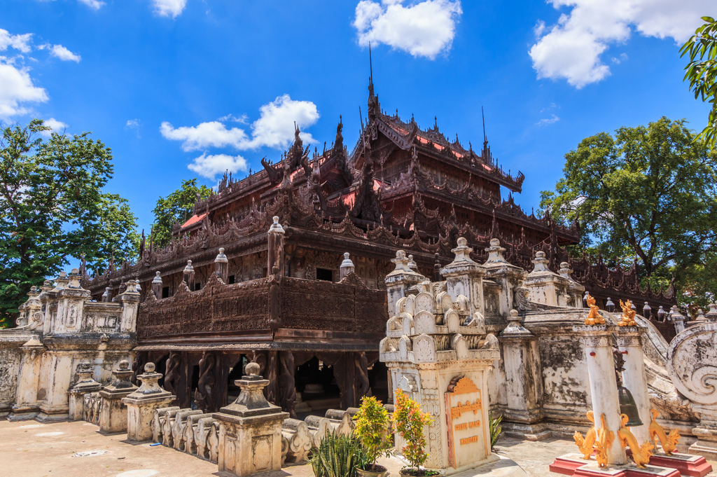 https://mdw-travel-data-us-east-1.s3.amazonaws.com/img/country/Myanmar/Shwe-Yan-Pyay-Monastery/img_01.jpg