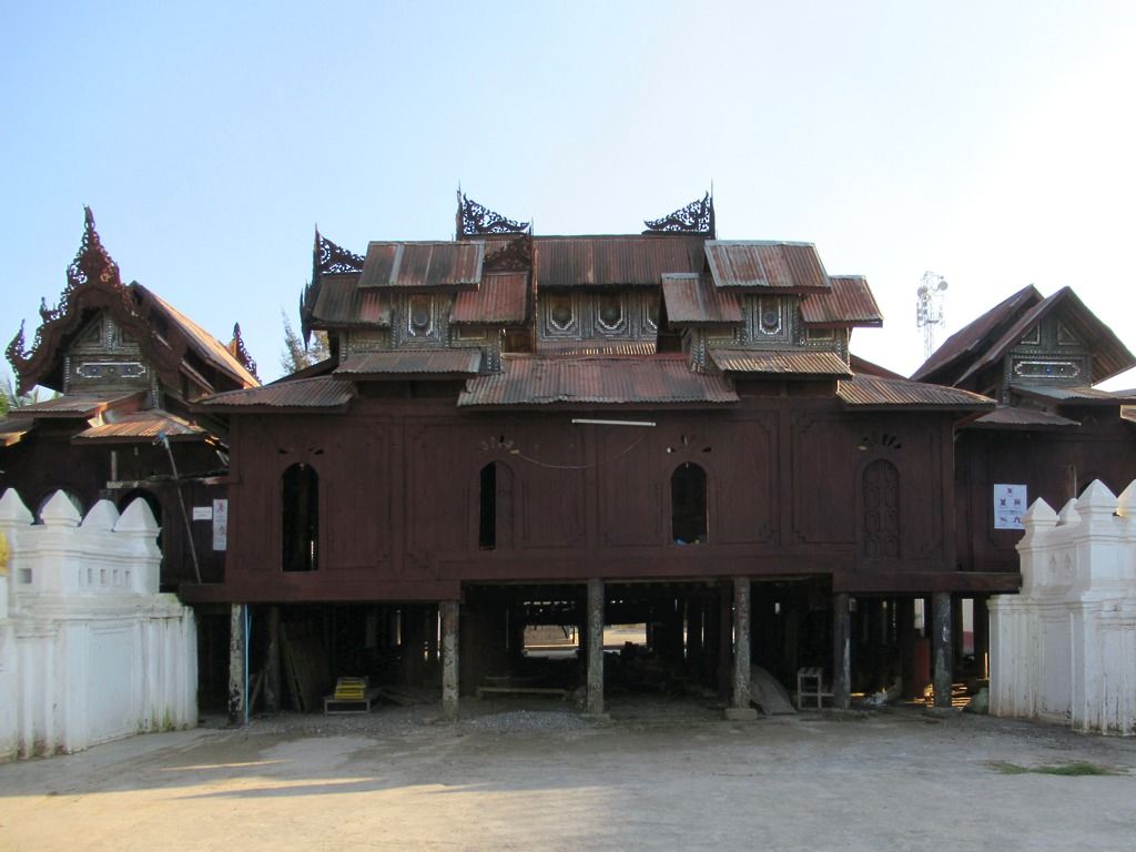 https://mdw-travel-data-us-east-1.s3.amazonaws.com/img/country/Myanmar/Shwe-Yaunghwe-Kyaung/img_01.jpg