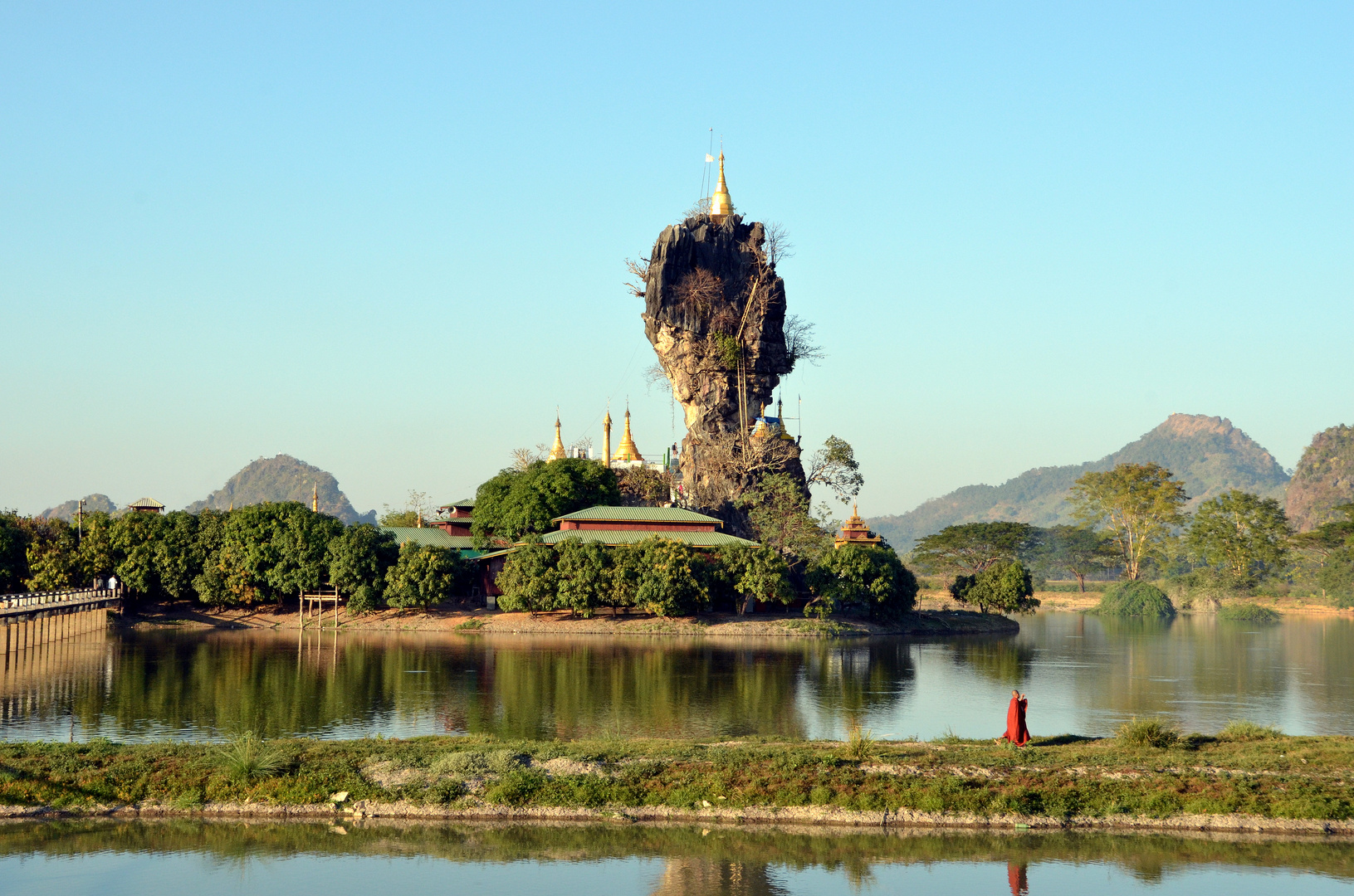 https://mdw-travel-data-us-east-1.s3.amazonaws.com/img/country/Myanmar/Shwe-Yin-Myaw-Pagoda/img_01.jpg