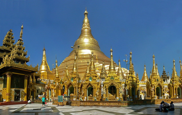 https://mdw-travel-data-us-east-1.s3.amazonaws.com/img/country/Myanmar/Shwedagon-Pagoda/img_03.jpg