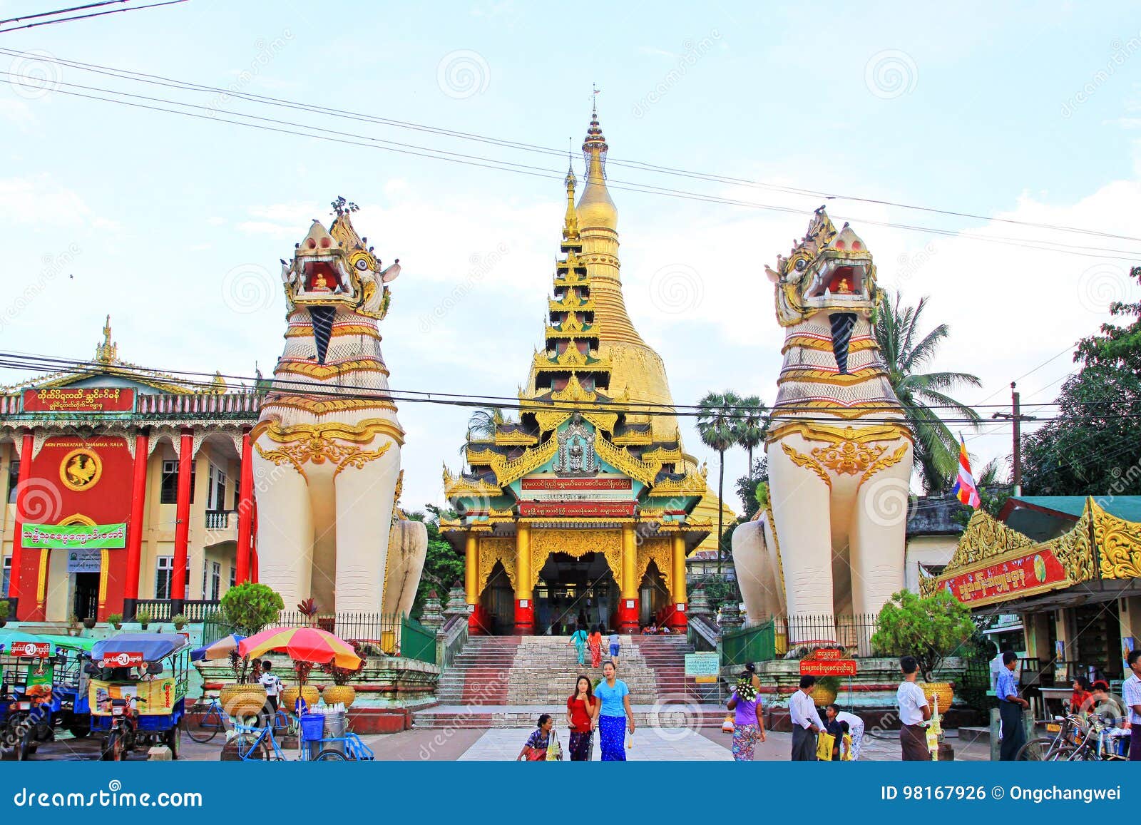 https://mdw-travel-data-us-east-1.s3.amazonaws.com/img/country/Myanmar/Shwemawdaw-Pagoda/img_03.jpg