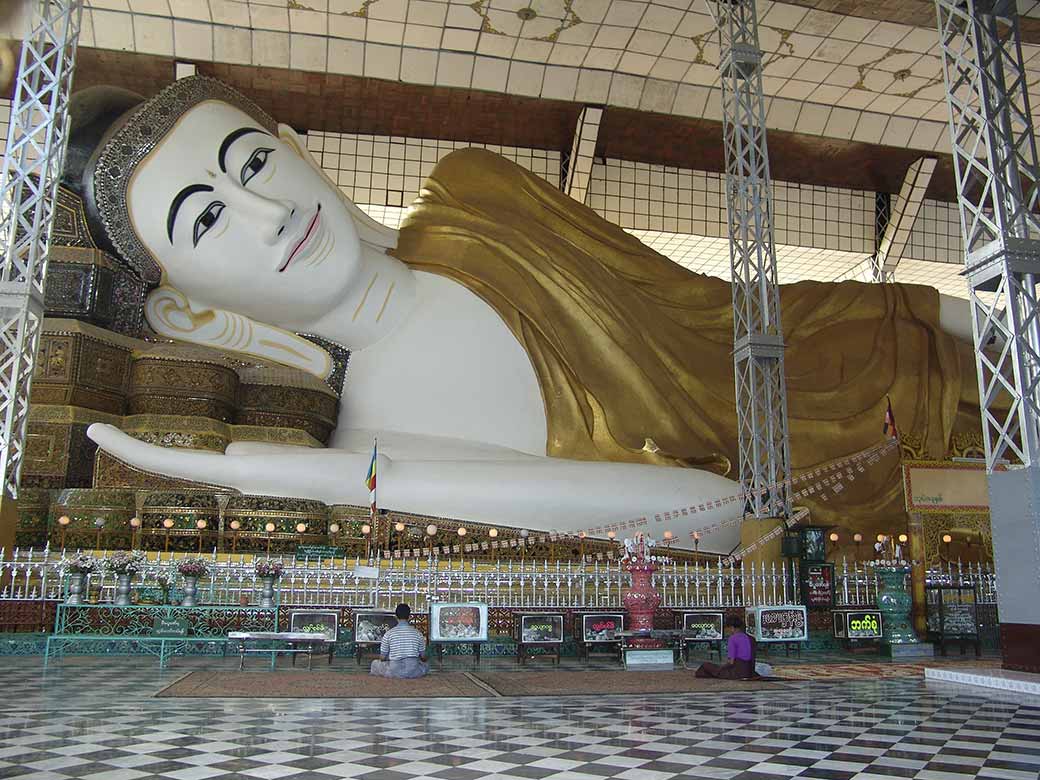 https://mdw-travel-data-us-east-1.s3.amazonaws.com/img/country/Myanmar/Shwethalyaung-Buddha/img_03.jpg