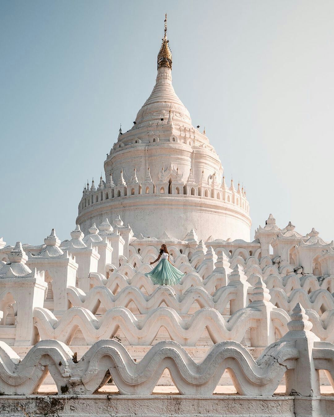 https://mdw-travel-data-us-east-1.s3.amazonaws.com/img/country/Myanmar/Sin-Thein-Latt-Pagoda/img_01.jpg