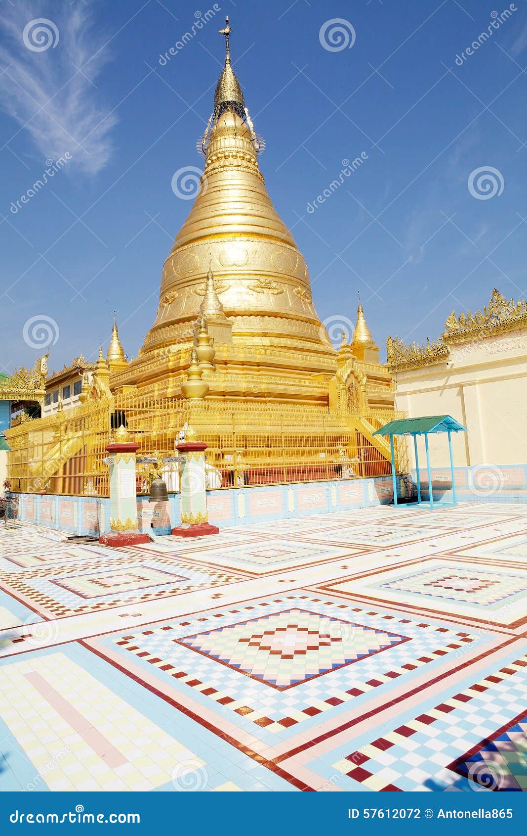 https://mdw-travel-data-us-east-1.s3.amazonaws.com/img/country/Myanmar/Sone-Oo-Pone-Nya-Shin-Pagoda/img_01.jpg