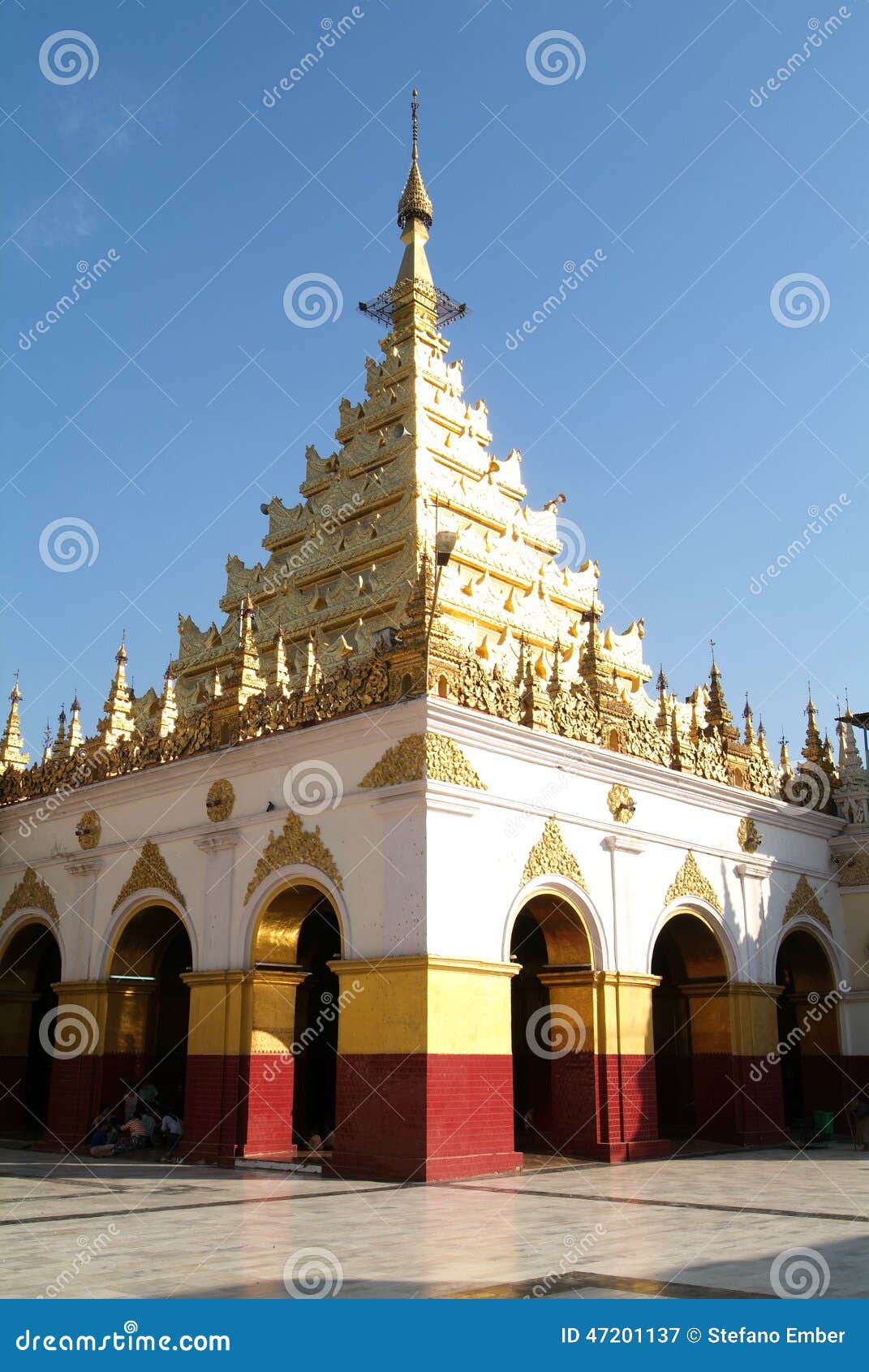 https://mdw-travel-data-us-east-1.s3.amazonaws.com/img/country/Myanmar/Soon-U-Ponya-Shin-Monastery/img_03.jpg