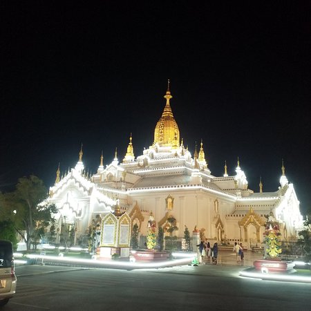 https://mdw-travel-data-us-east-1.s3.amazonaws.com/img/country/Myanmar/Sulamuni-Pagoda/img_03.jpg