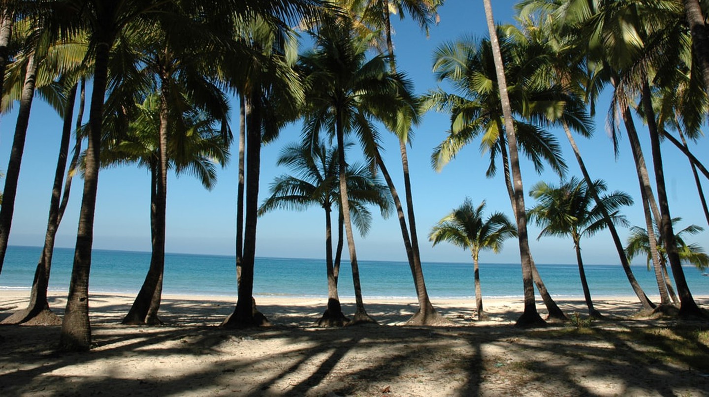 https://mdw-travel-data-us-east-1.s3.amazonaws.com/img/country/Myanmar/Sunbathe-on-Palm-Tree-Beach/img_00.jpg