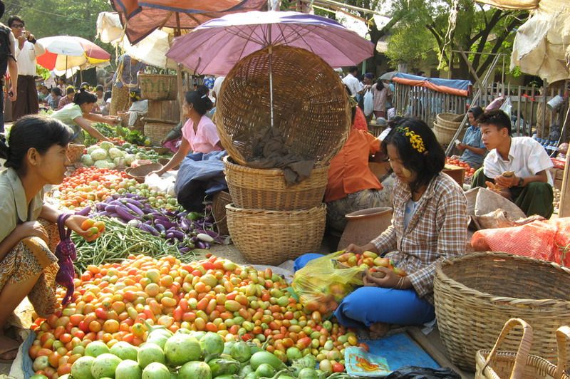 https://mdw-travel-data-us-east-1.s3.amazonaws.com/img/country/Myanmar/Thandwe-Market/img_01.jpg
