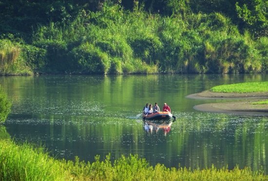https://mdw-travel-data-us-east-1.s3.amazonaws.com/img/country/Myanmar/Thandwe-River/img_00.jpg