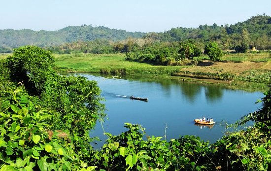 https://mdw-travel-data-us-east-1.s3.amazonaws.com/img/country/Myanmar/Thandwe-River/img_01.jpg