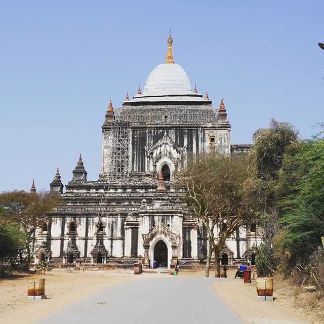 https://mdw-travel-data-us-east-1.s3.amazonaws.com/img/country/Myanmar/Thatbyinnyu-Temple/img_03.jpg