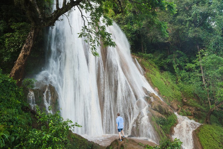 https://mdw-travel-data-us-east-1.s3.amazonaws.com/img/country/Myanmar/Thayawthadangyi-Waterfall/img_03.jpg