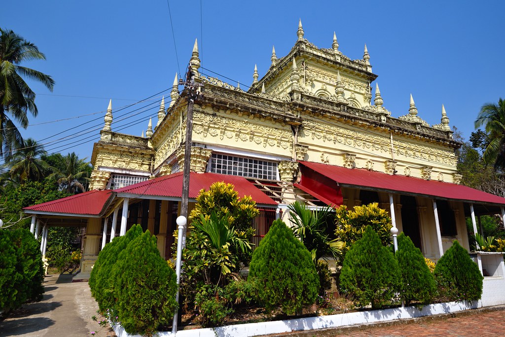 https://mdw-travel-data-us-east-1.s3.amazonaws.com/img/country/Myanmar/U-Nar-Auk-Monastery/img_03.jpg