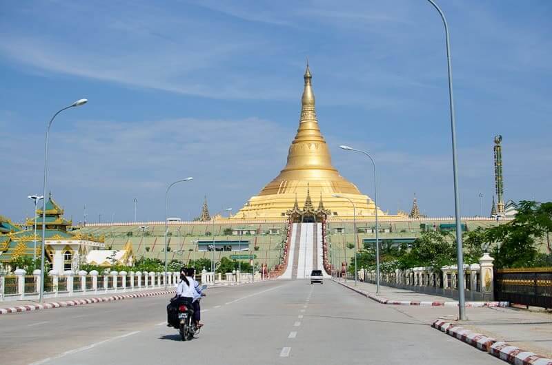 https://mdw-travel-data-us-east-1.s3.amazonaws.com/img/country/Myanmar/Uppatasanti-Pagoda/img_01.jpg