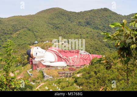 https://mdw-travel-data-us-east-1.s3.amazonaws.com/img/country/Myanmar/Win-Sein-Taw-Ya-Reclining-Buddha/img_02.jpg