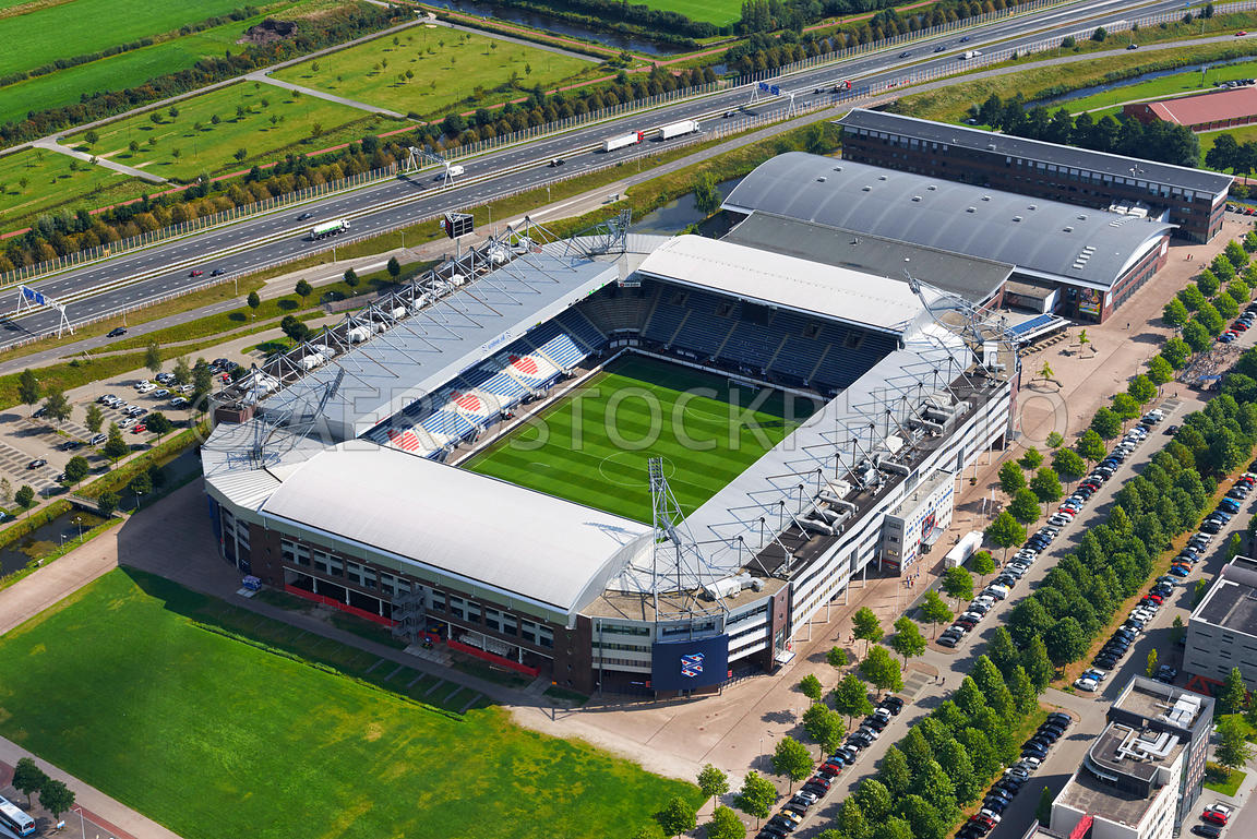 https://mdw-travel-data-us-east-1.s3.amazonaws.com/img/country/Netherlands/Abe-Lenstra-Stadion/img_00.jpg