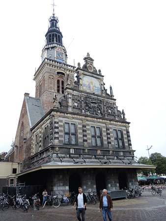 https://mdw-travel-data-us-east-1.s3.amazonaws.com/img/country/Netherlands/Alkmaar-Cheese-Museum/img_03.jpg