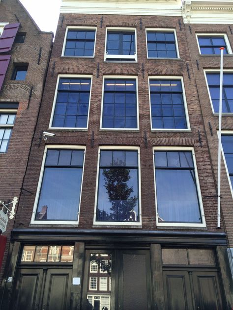 https://mdw-travel-data-us-east-1.s3.amazonaws.com/img/country/Netherlands/Anne-Frank-House/img_01.jpg