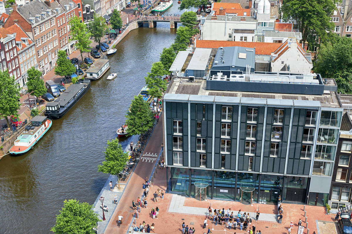 https://mdw-travel-data-us-east-1.s3.amazonaws.com/img/country/Netherlands/Anne-Frank-House/img_03.jpg