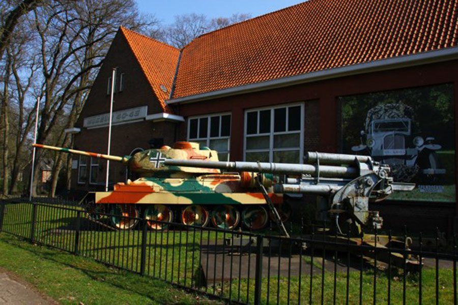 https://mdw-travel-data-us-east-1.s3.amazonaws.com/img/country/Netherlands/Arnhem-War-Museum/img_00.jpg