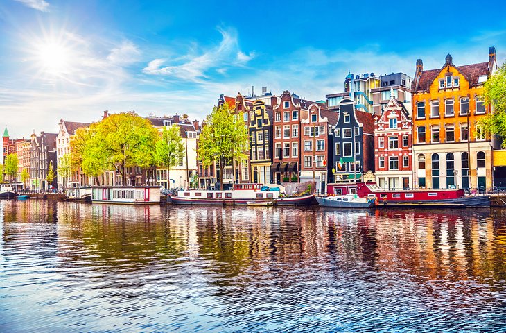 https://mdw-travel-data-us-east-1.s3.amazonaws.com/img/country/Netherlands/Beatles-Leonard-Cohen-To-Nature-Inspired-Homage/img_01.jpg