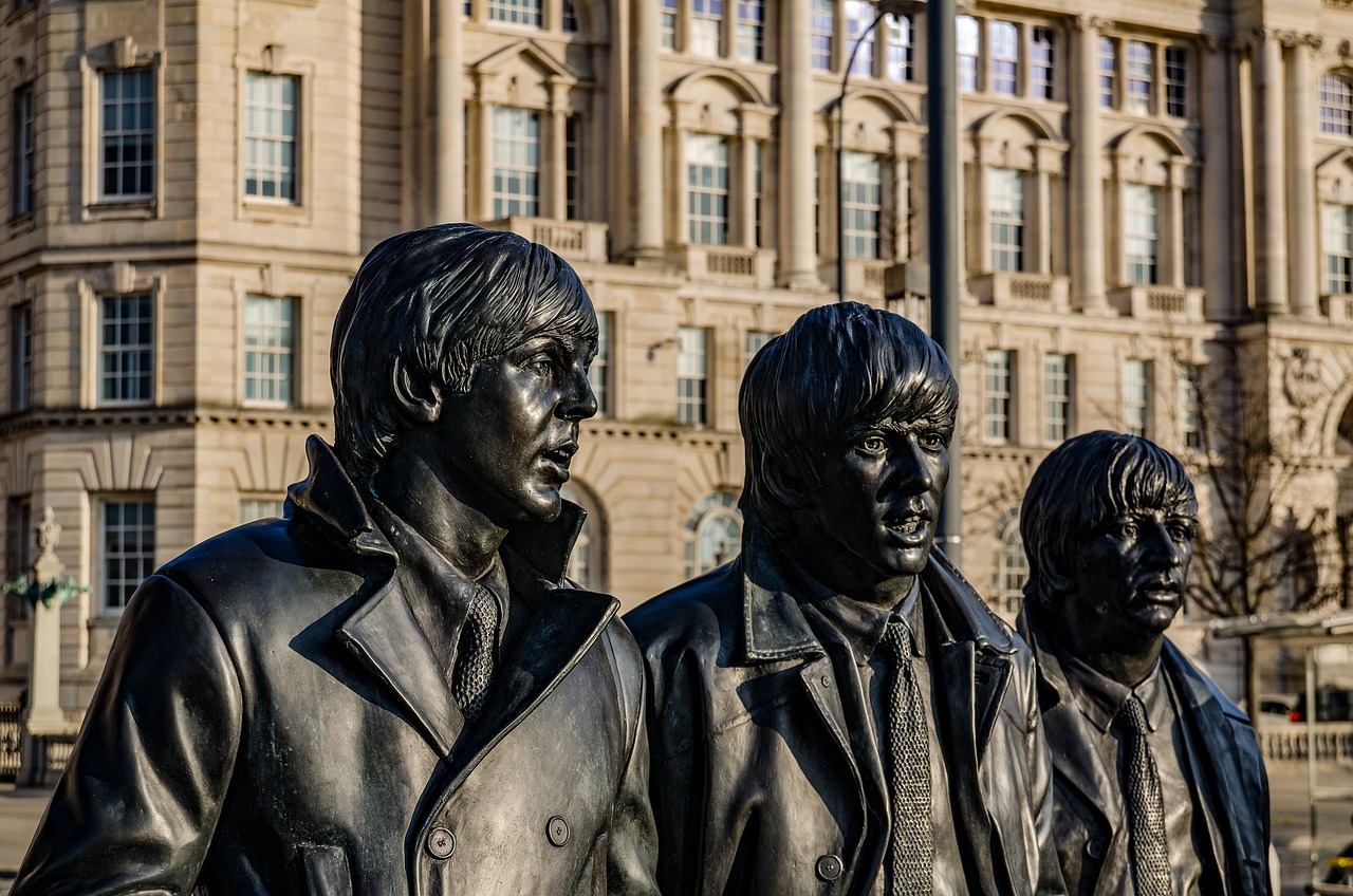 https://mdw-travel-data-us-east-1.s3.amazonaws.com/img/country/Netherlands/Beatles-Monument/img_01.jpg