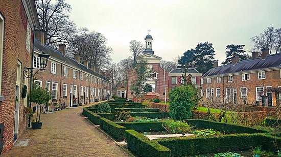 https://mdw-travel-data-us-east-1.s3.amazonaws.com/img/country/Netherlands/Begijnhof-Breda/img_00.jpg