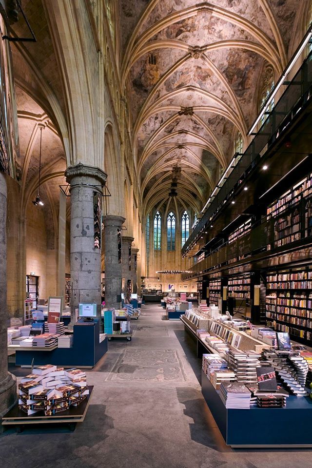 https://mdw-travel-data-us-east-1.s3.amazonaws.com/img/country/Netherlands/Boekhandel-Dominicanen/img_00.jpg