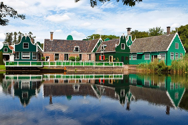 https://mdw-travel-data-us-east-1.s3.amazonaws.com/img/country/Netherlands/Bosch-in-Arnhem/img_00.jpg