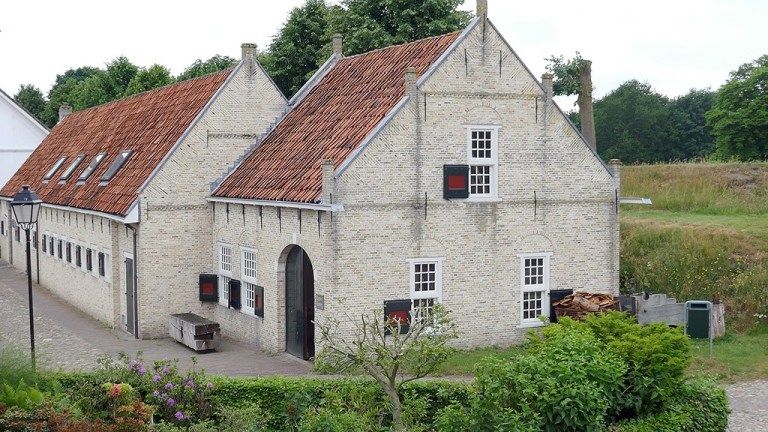 https://mdw-travel-data-us-east-1.s3.amazonaws.com/img/country/Netherlands/Bourtange-Fortress/img_02.jpg