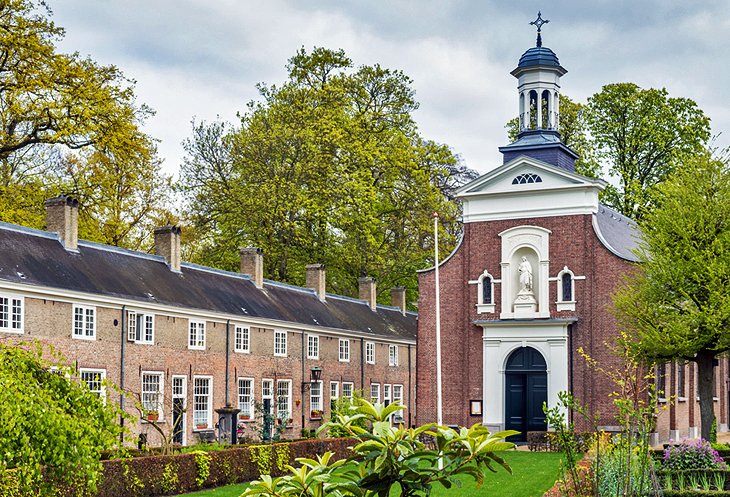 https://mdw-travel-data-us-east-1.s3.amazonaws.com/img/country/Netherlands/Bredas-Begijnhof/img_00.jpg