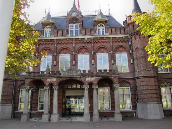 https://mdw-travel-data-us-east-1.s3.amazonaws.com/img/country/Netherlands/Bredas-Museum/img_00.jpg
