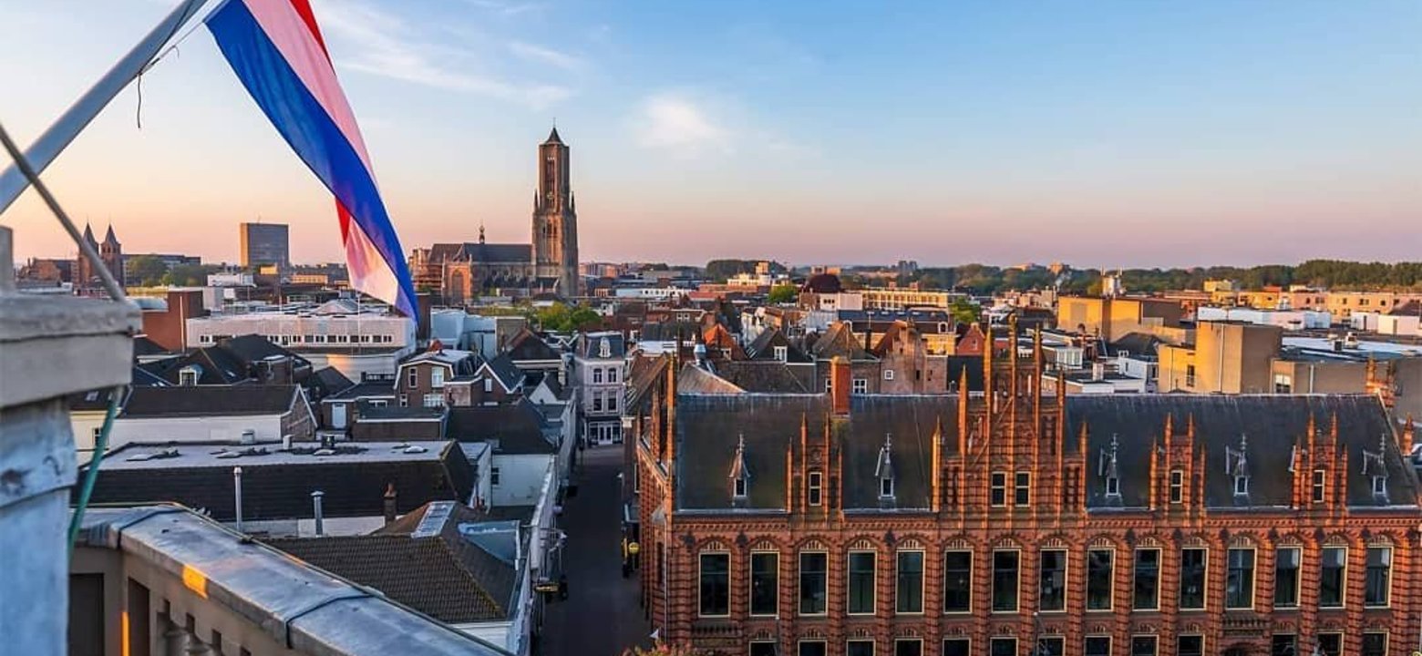 https://mdw-travel-data-us-east-1.s3.amazonaws.com/img/country/Netherlands/Budapest-Arnhem-Connection/img_00.jpg