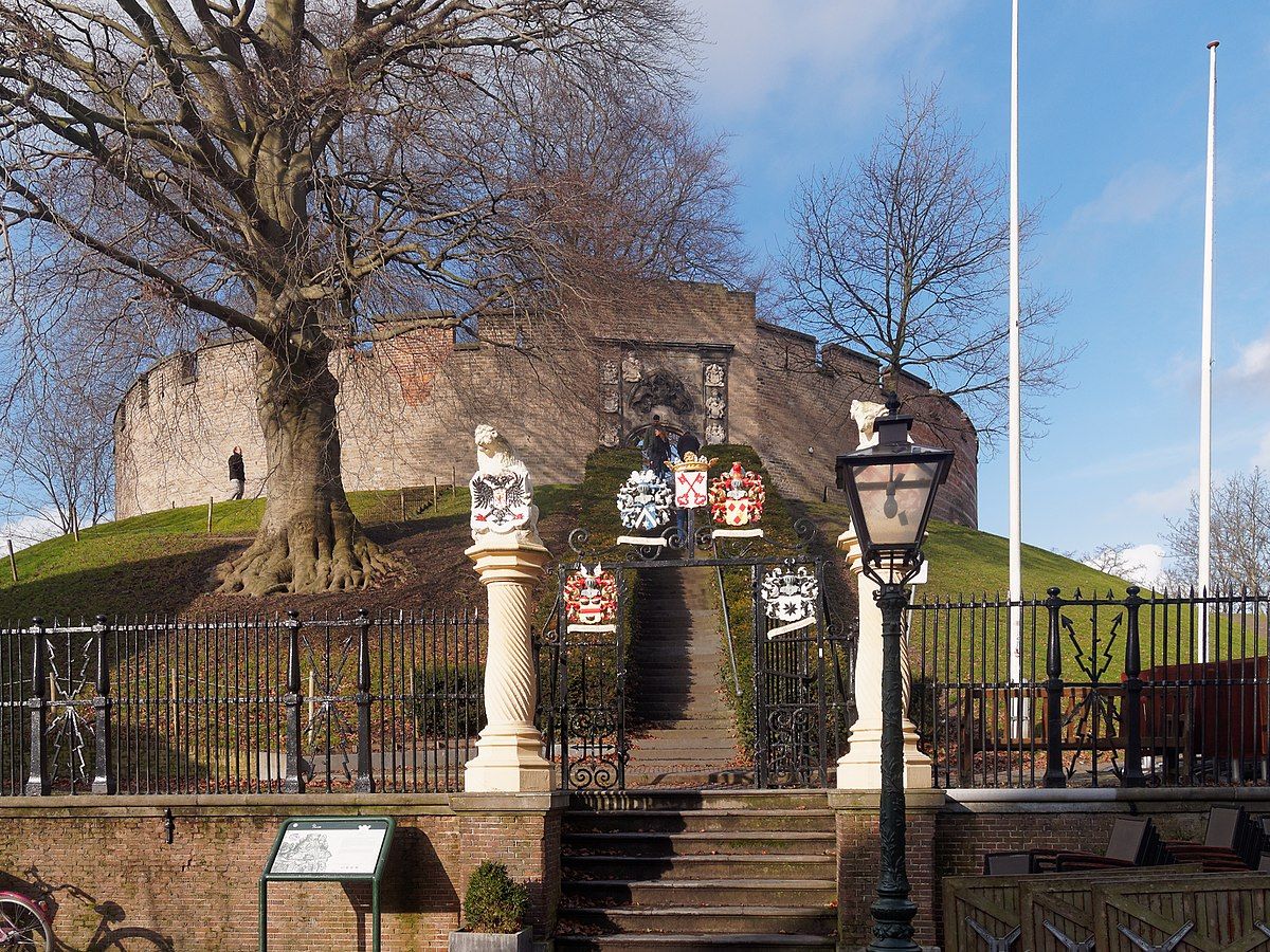 https://mdw-travel-data-us-east-1.s3.amazonaws.com/img/country/Netherlands/Burcht-van-Leiden/img_00.jpg