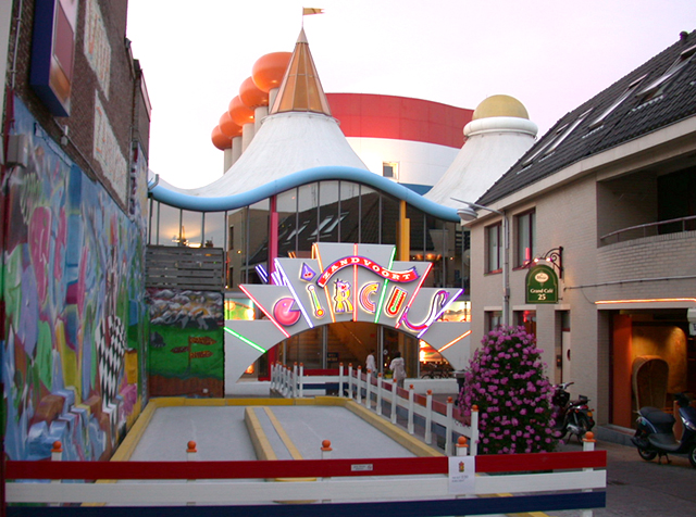 https://mdw-travel-data-us-east-1.s3.amazonaws.com/img/country/Netherlands/Circus-Zandvoort/img_00.jpg