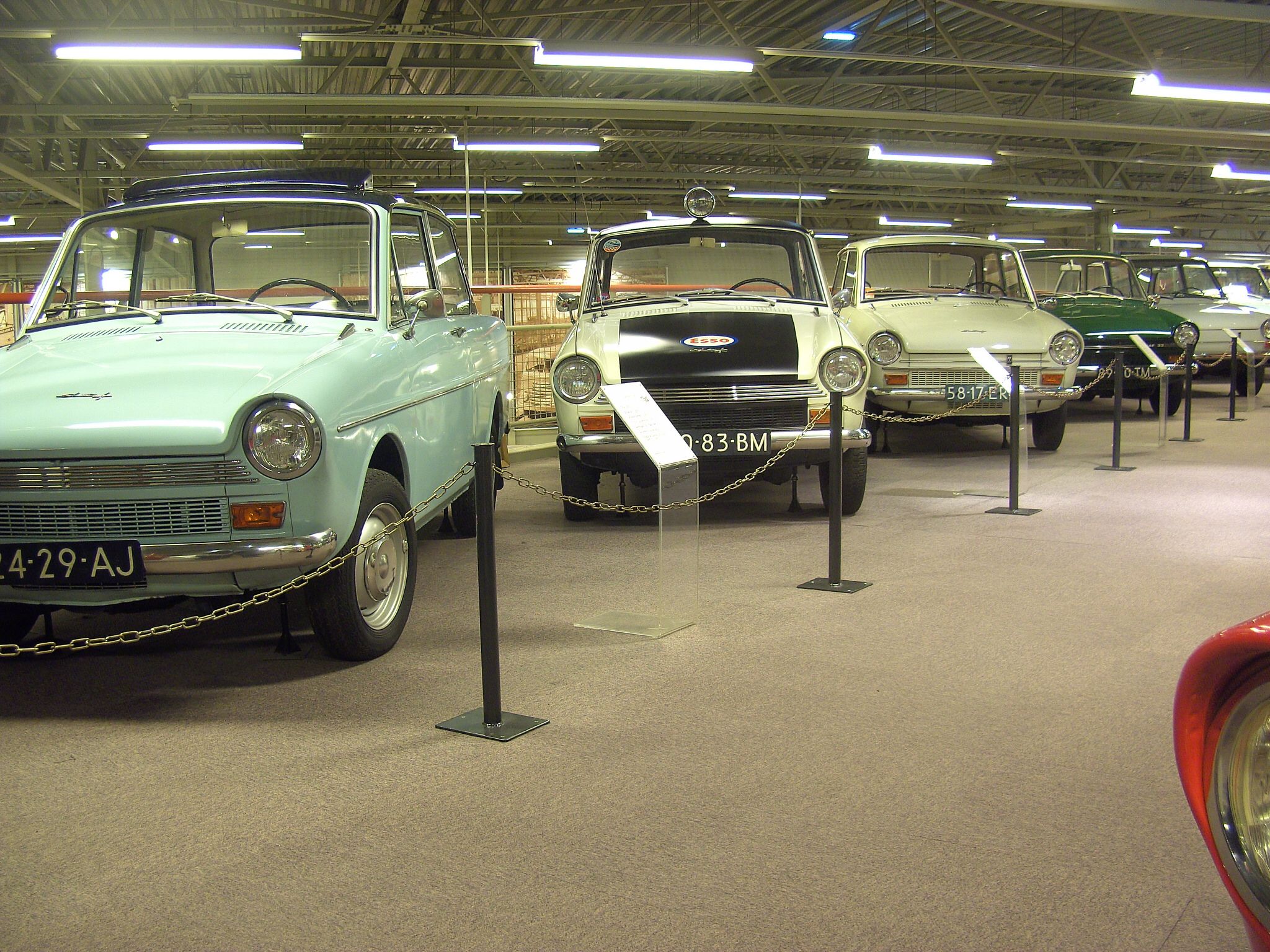 https://mdw-travel-data-us-east-1.s3.amazonaws.com/img/country/Netherlands/DAF-Museum/img_02.jpg