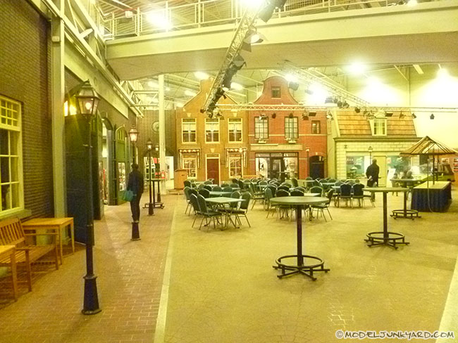 https://mdw-travel-data-us-east-1.s3.amazonaws.com/img/country/Netherlands/DAF-Museum/img_03.jpg