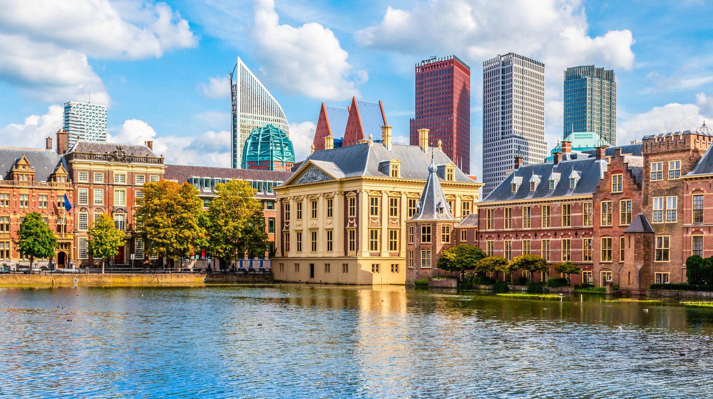 https://mdw-travel-data-us-east-1.s3.amazonaws.com/img/country/Netherlands/De-Blob/img_00.jpg