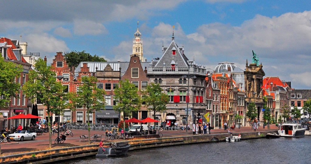 https://mdw-travel-data-us-east-1.s3.amazonaws.com/img/country/Netherlands/De-Hallen-Haarlem/img_02.jpg