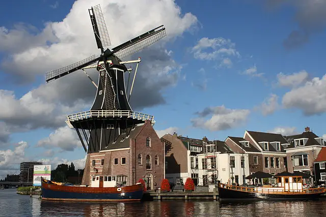 https://mdw-travel-data-us-east-1.s3.amazonaws.com/img/country/Netherlands/De-Hallen-Haarlem/img_03.jpg