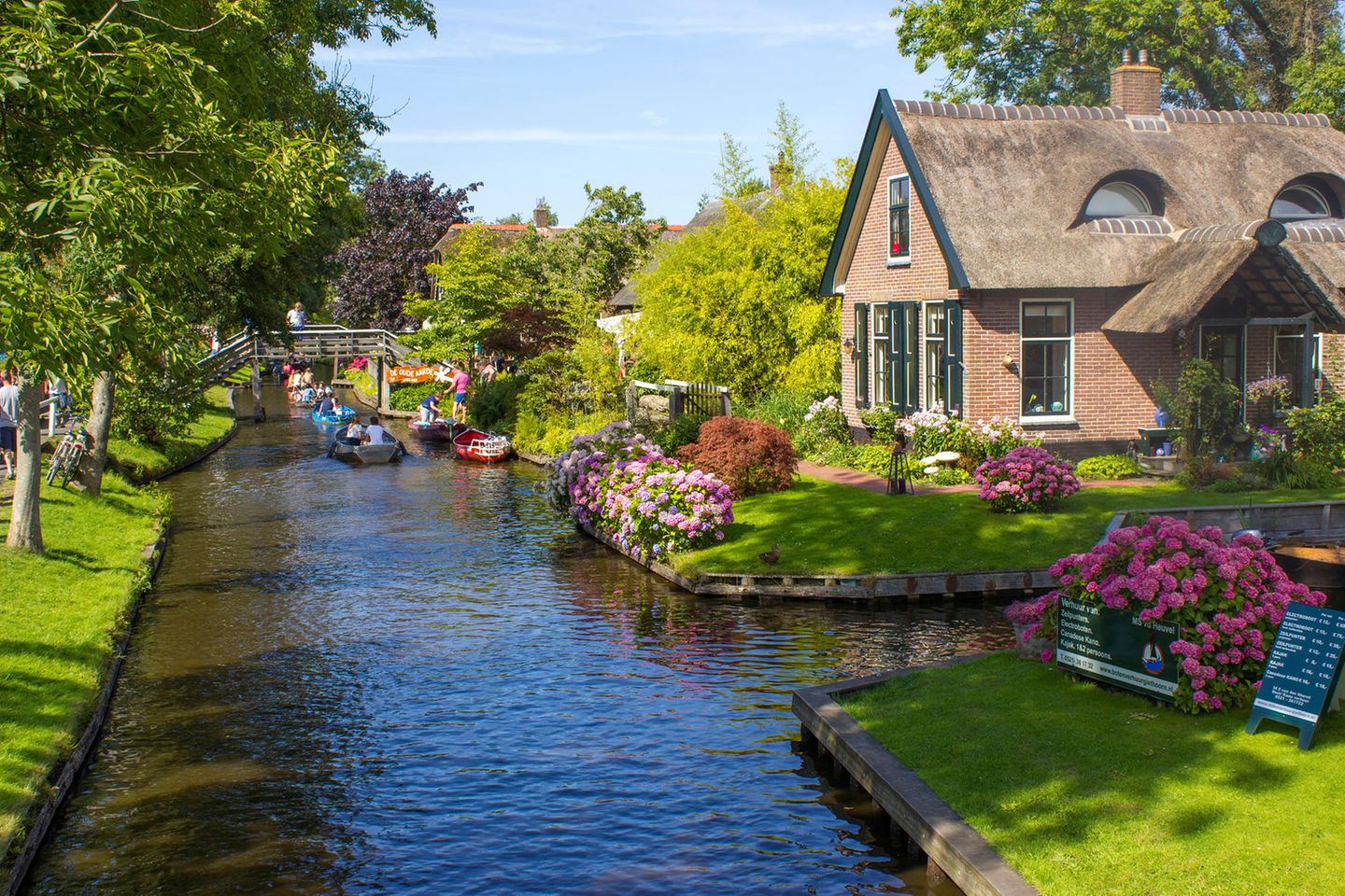 https://mdw-travel-data-us-east-1.s3.amazonaws.com/img/country/Netherlands/De-Weerribben-Wieden-National-Park/img_00.jpg