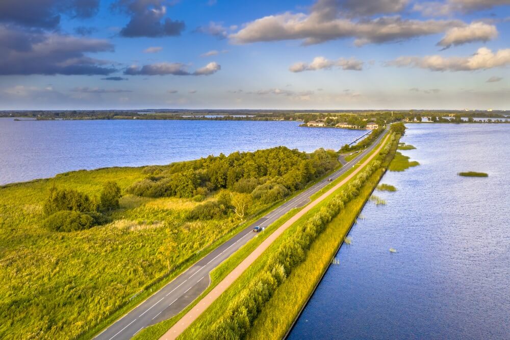https://mdw-travel-data-us-east-1.s3.amazonaws.com/img/country/Netherlands/De-Weerribben-Wieden-National-Park/img_01.jpg