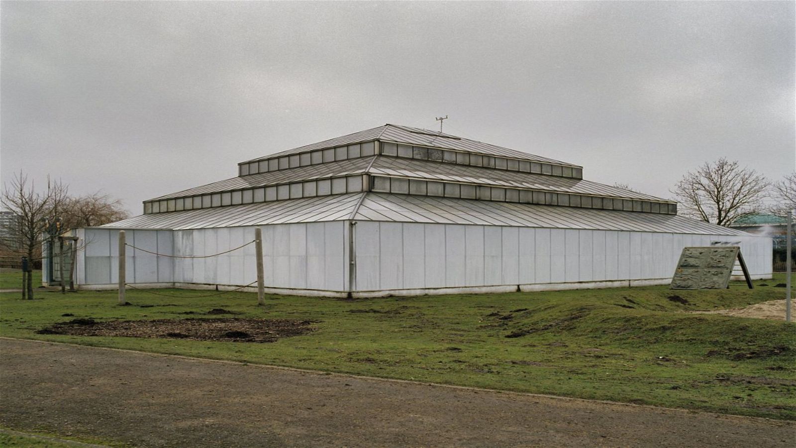 https://mdw-travel-data-us-east-1.s3.amazonaws.com/img/country/Netherlands/Ecodrome-Zwolle/img_00.jpg