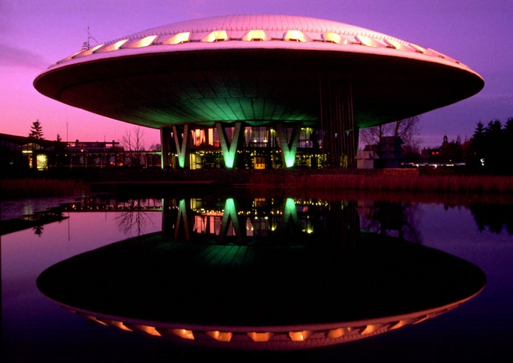 https://mdw-travel-data-us-east-1.s3.amazonaws.com/img/country/Netherlands/Evoluon/img_00.jpg