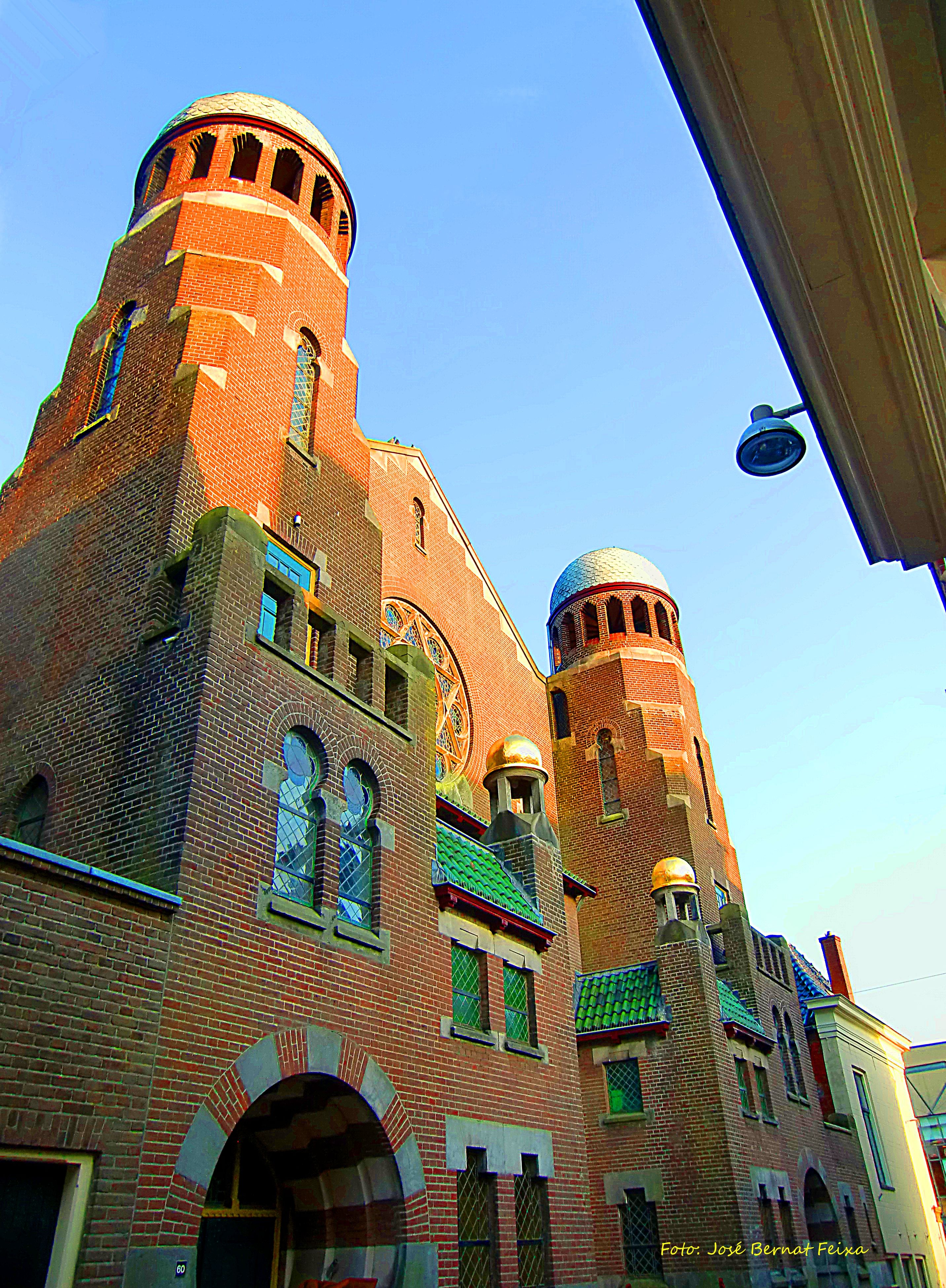 https://mdw-travel-data-us-east-1.s3.amazonaws.com/img/country/Netherlands/Folkingestraat/img_01.jpg