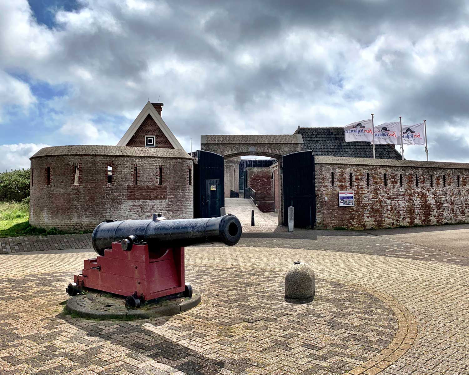 https://mdw-travel-data-us-east-1.s3.amazonaws.com/img/country/Netherlands/Fort-Kijkduin/img_03.jpg