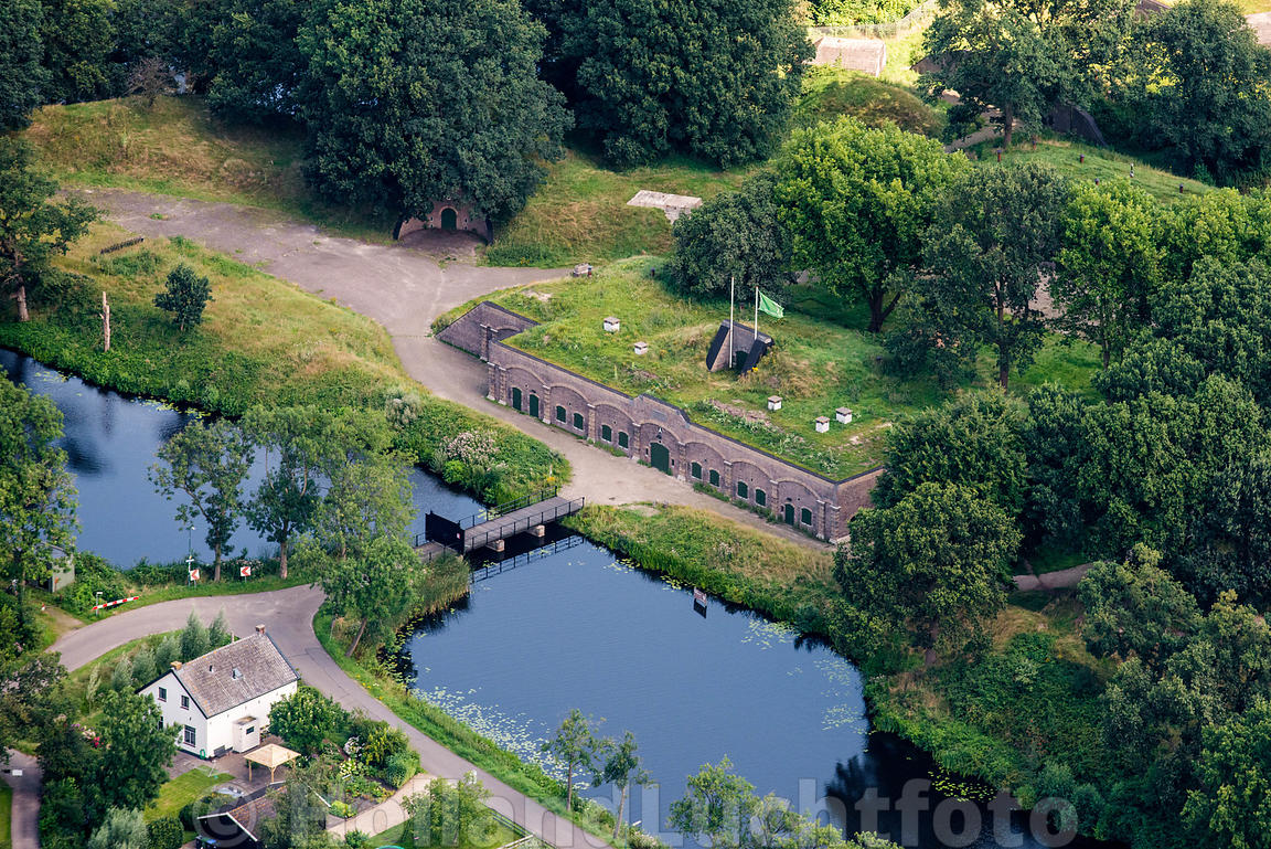 https://mdw-travel-data-us-east-1.s3.amazonaws.com/img/country/Netherlands/Fort-Ruigenhoek/img_00.jpg