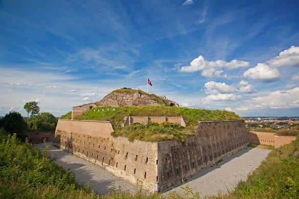 https://mdw-travel-data-us-east-1.s3.amazonaws.com/img/country/Netherlands/Fort-Sint-Pieter/img_02.jpg