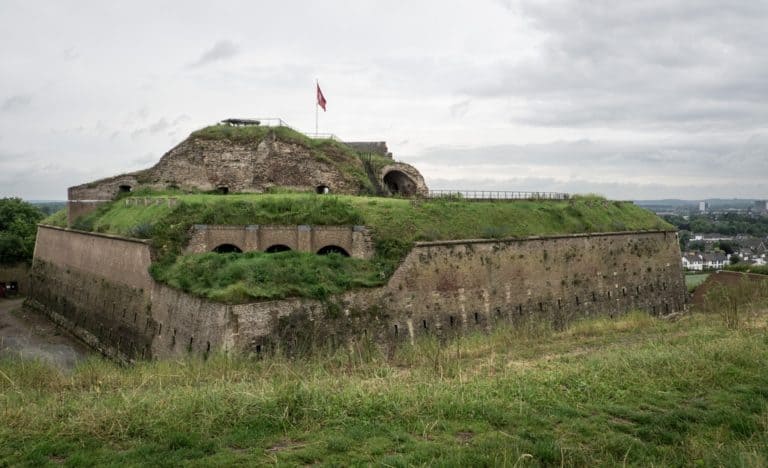 https://mdw-travel-data-us-east-1.s3.amazonaws.com/img/country/Netherlands/Fort-Sint-Pieter/img_03.jpg